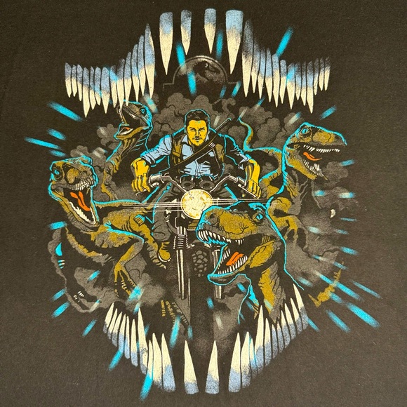 Jurassic Park / Jurassic World Chris Pratt Dinosaur Shirt - Picture 1 of 4